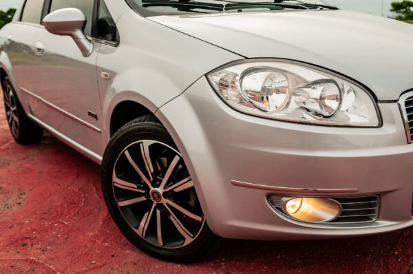 VENDIDO - Fiat Linea Sublime 1.8 16V 2013 - Image 8