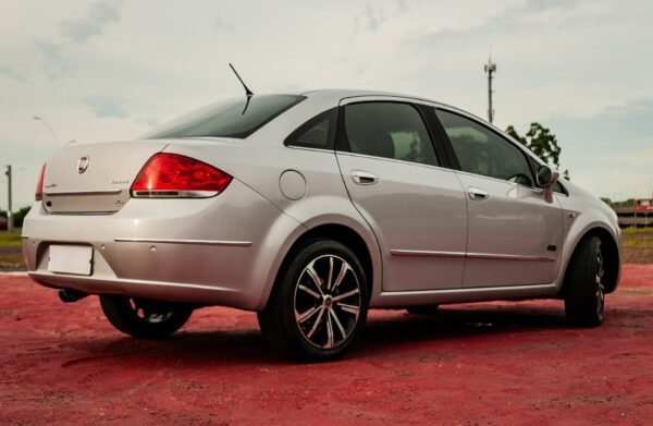 VENDIDO - Fiat Linea Sublime 1.8 16V 2013 - Image 6