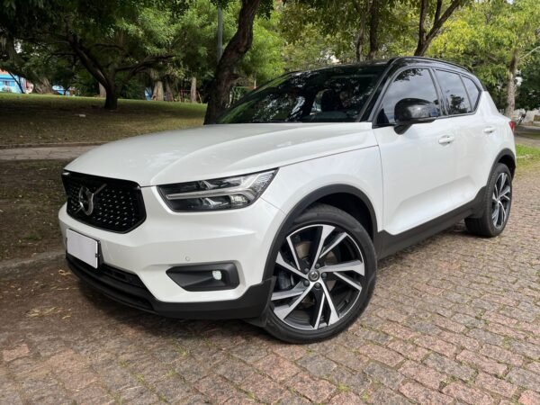 VENDIDO - Volvo XC 40 T5 R Design AWD