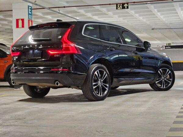 VENDIDO - Volvo XC60 D5 Momentum 2.0 Diesel 2020 - Image 4