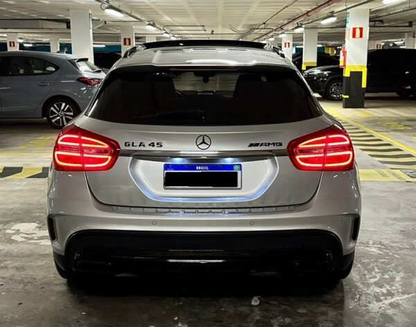 Mercedes-Benz GLA 45 AMG 2.0 Turbo 2015 - Image 11