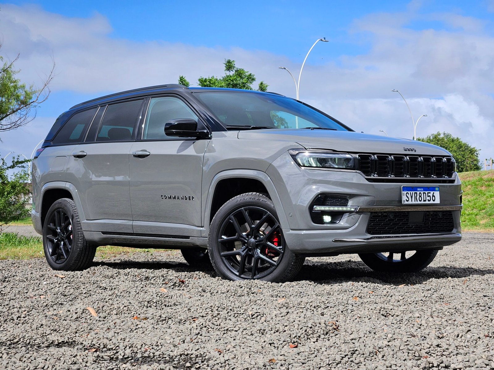 Jeep Commander Blackhawk: melhor em tudo