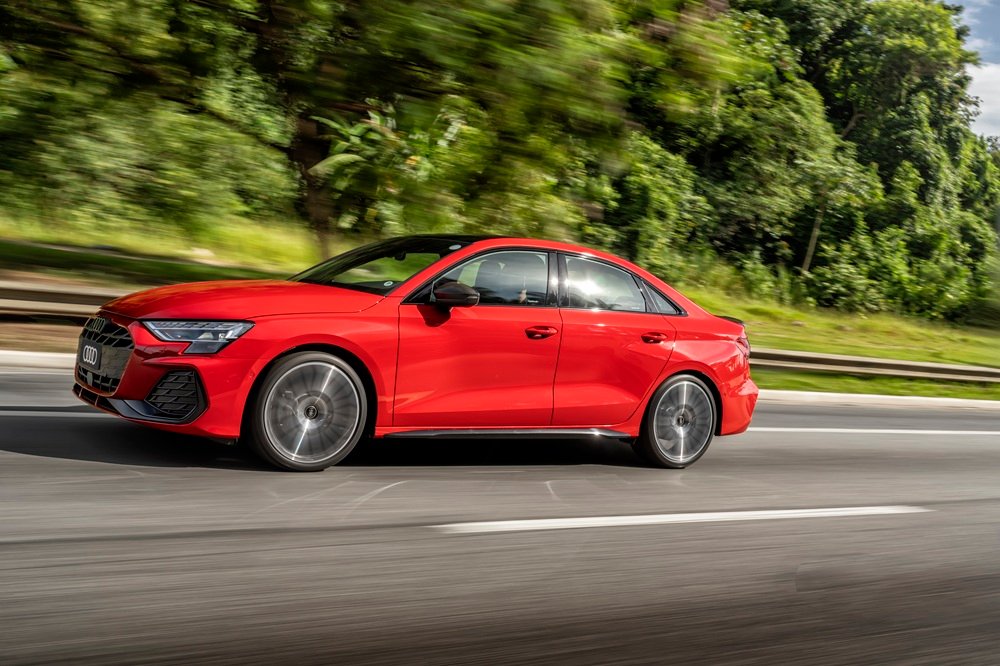 A3 sedan chega em três versões