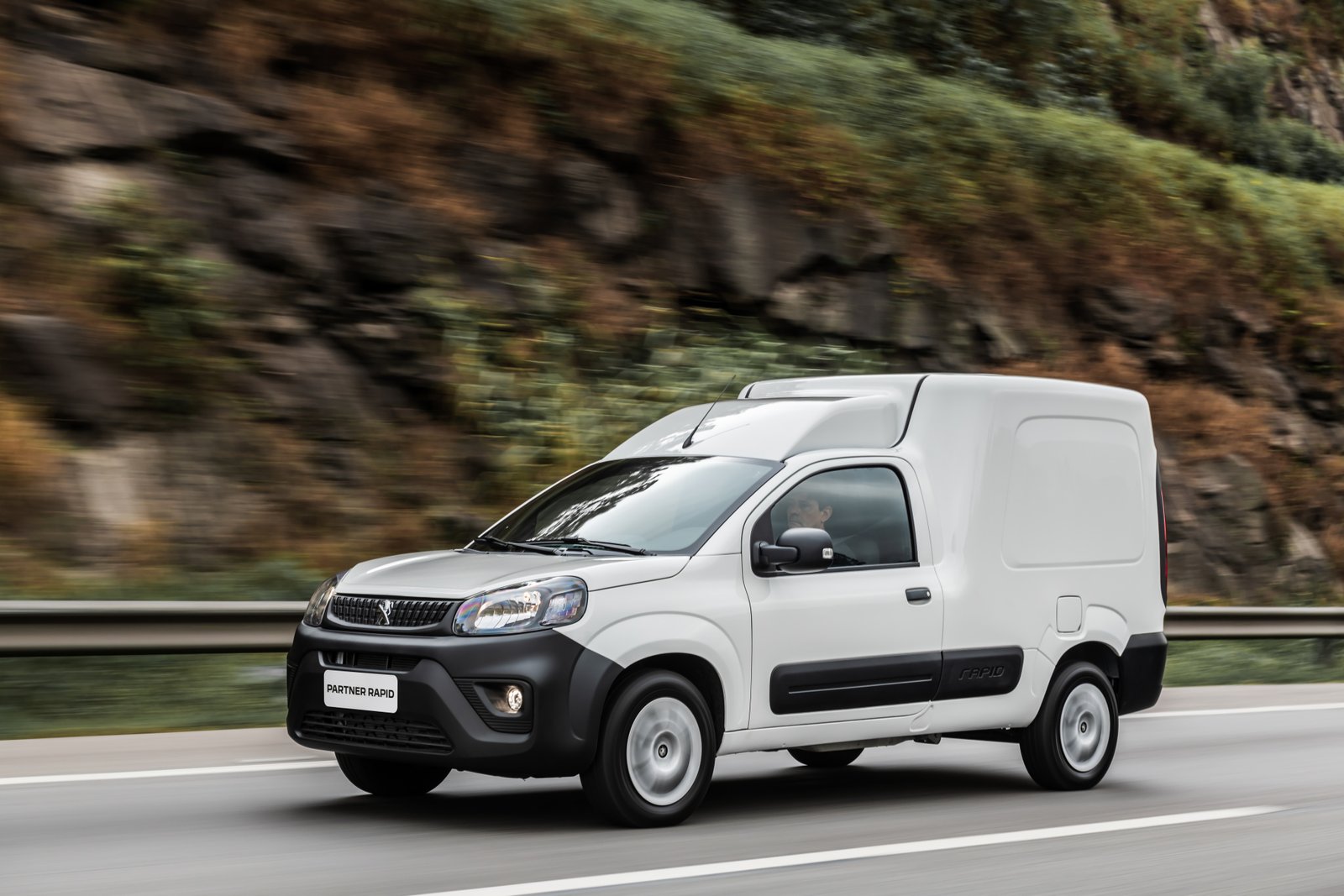 Fiorino e Partner Rapid ganham motor 1.3